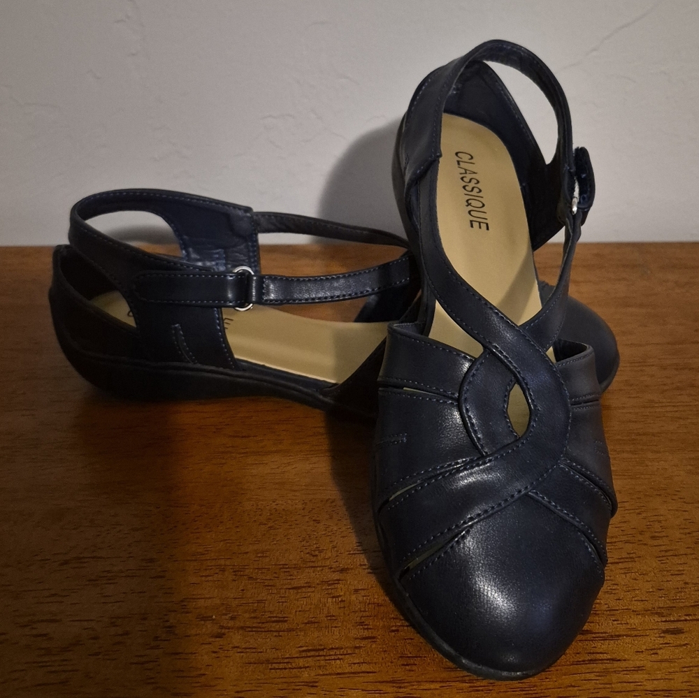Classique Navy Leather Slingback Flats